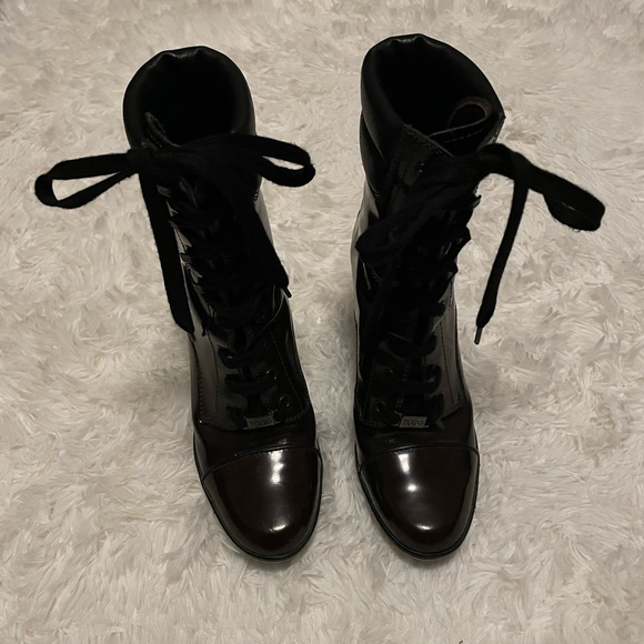 Gorgeous Tod’s leather lace up boots - Picture 7 of 14